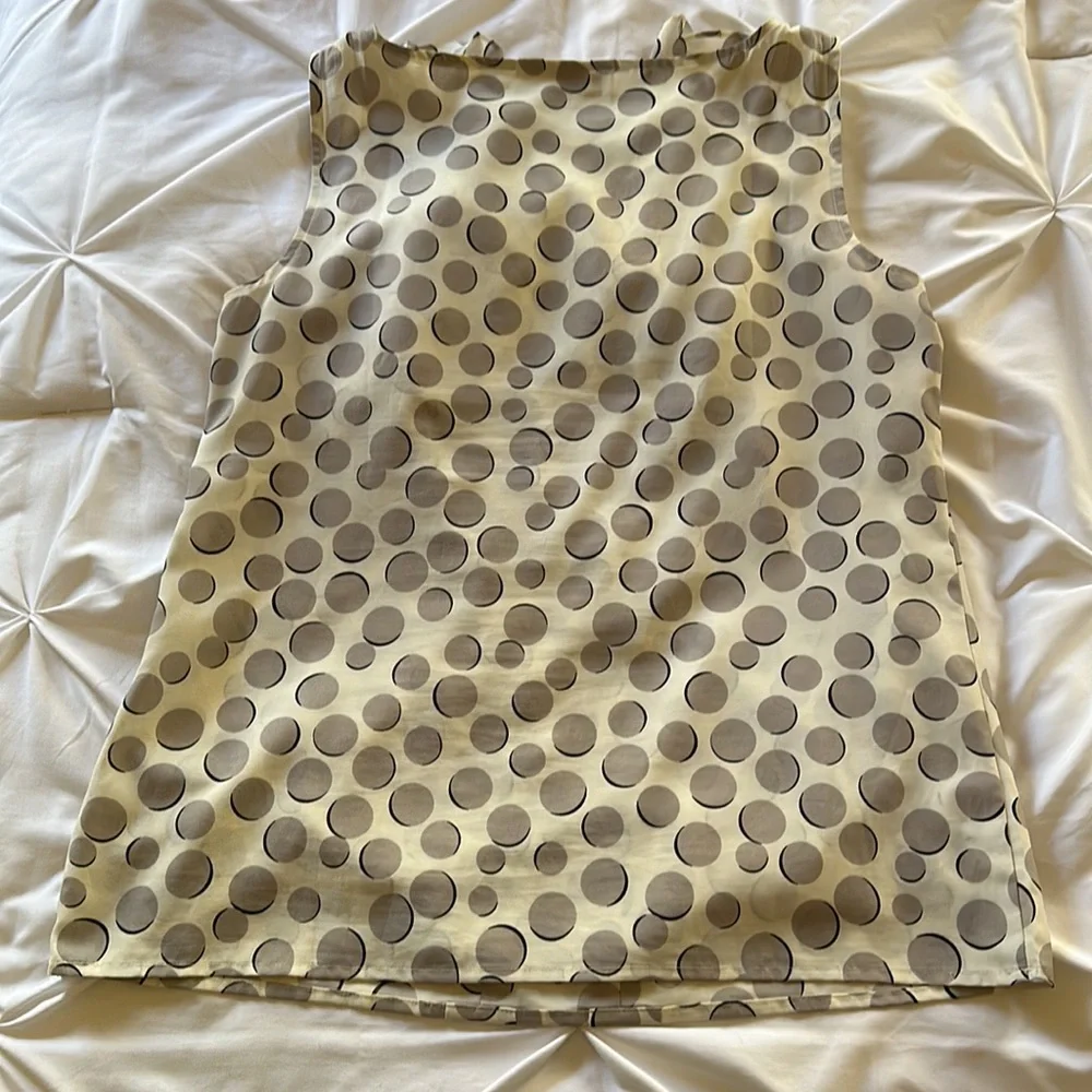 Loft Ruffle Shell (M) - Picture 2 of 3